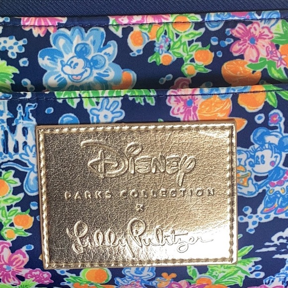 Disney parks X Lilly Pulitzer crossbody bag - Picture 4 of 9